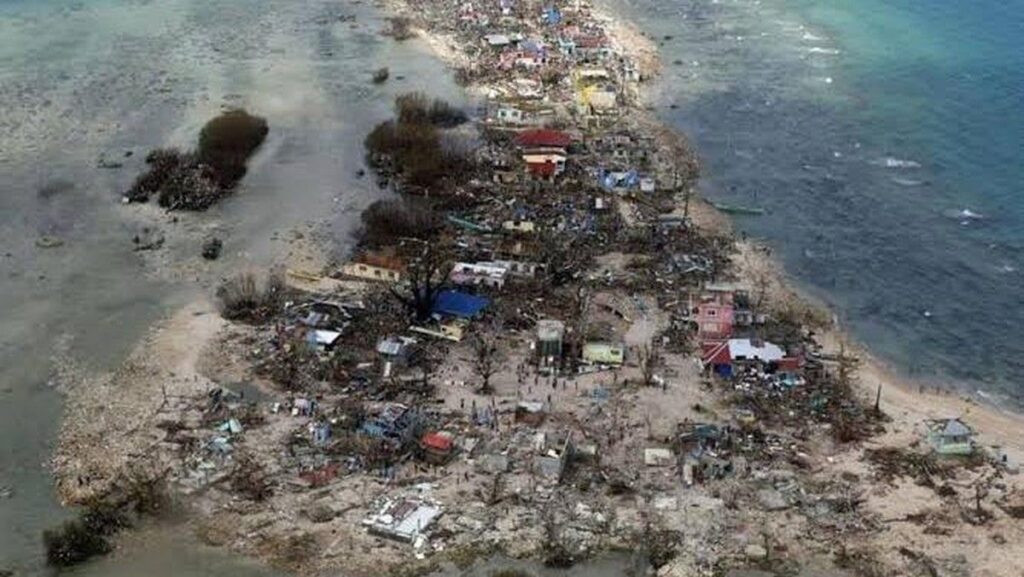 Topan Haiyan Porak-porandakan Filipina dan Menelan Ribuan Korban Jiwa