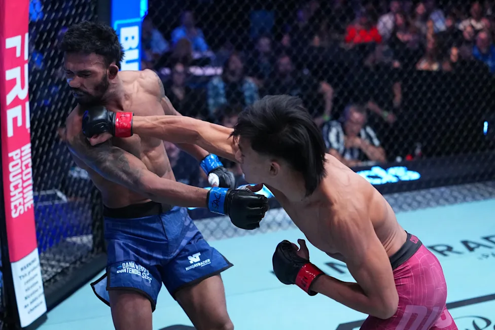 Bilal Hasan Tumbangkan Mridul Saikia dalam 45 Detik di DWCS