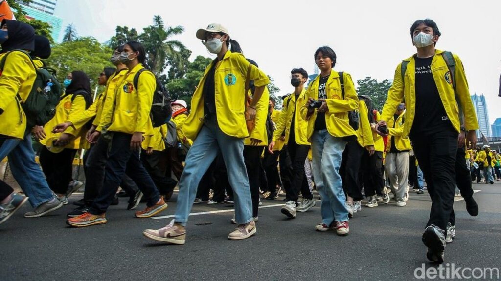 BEM UI Gelar Aksi Demo di Bundaran HI