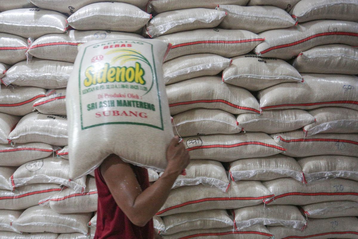 Bulog Manokwari Salurkan 300 Ton Beras SPHP untuk Gerakan Pangan Murah