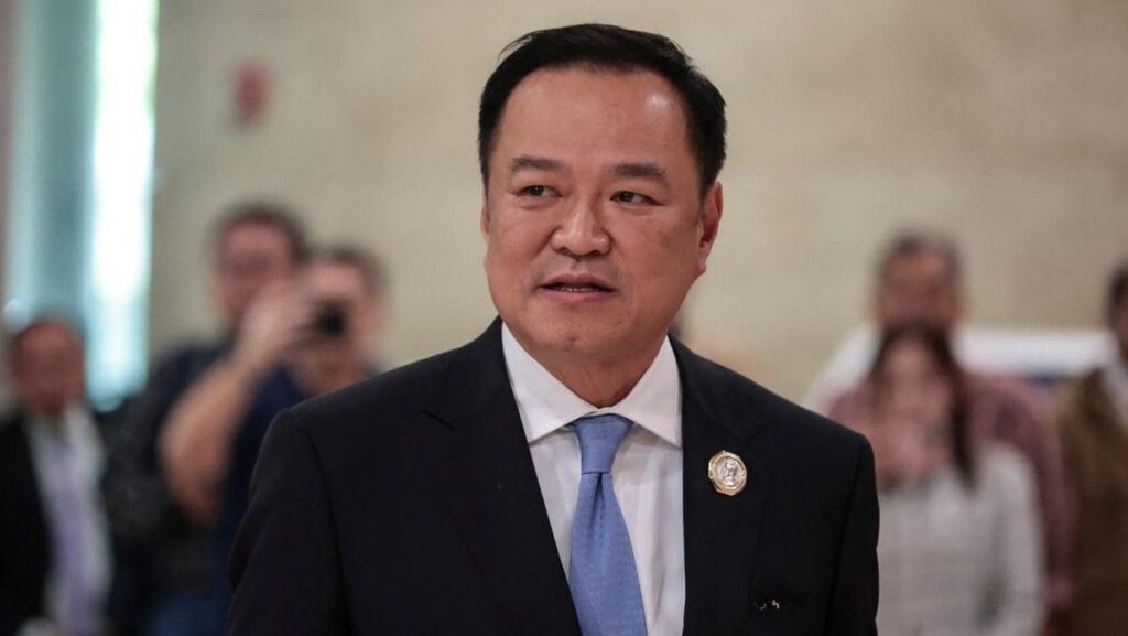 Mobil PM Thailand Anutin Charnvirakul Diberhentikan dan Diperiksa Polisi