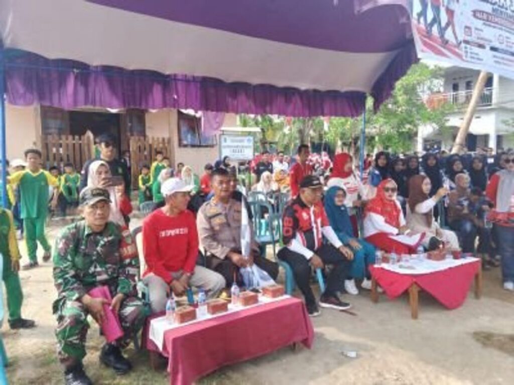 TNI dan Warga Kuindra Pererat Silaturahmi Lewat Komsos dan Jalan Santai