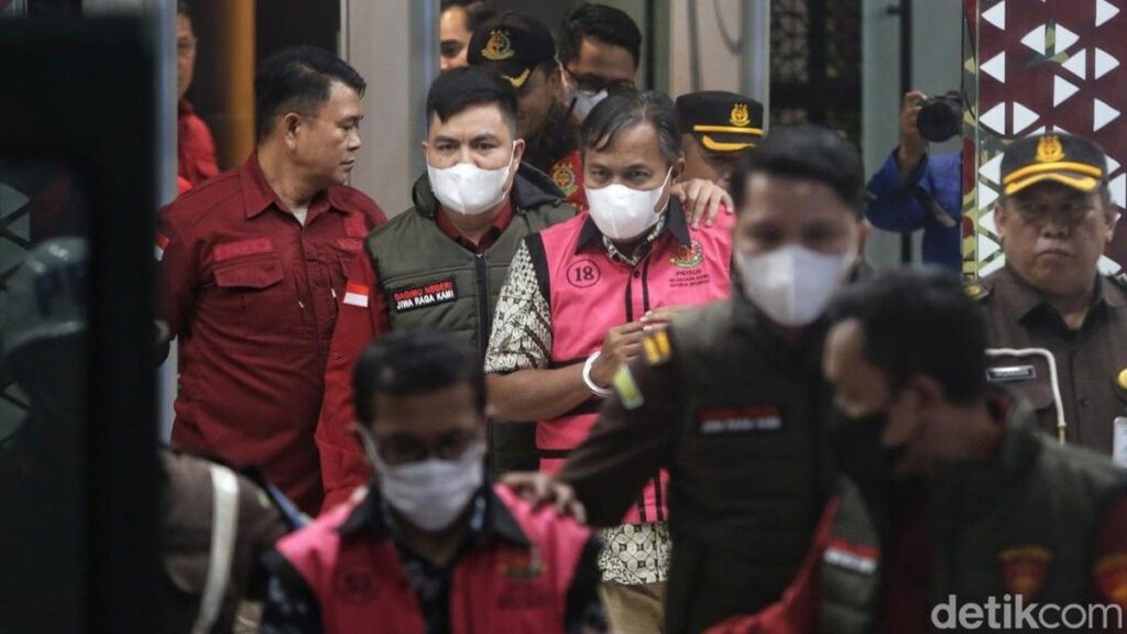 Kejagung Tahan Dua ASN DJP Tersangka Manipulasi Ekspor Pulp PT TPL