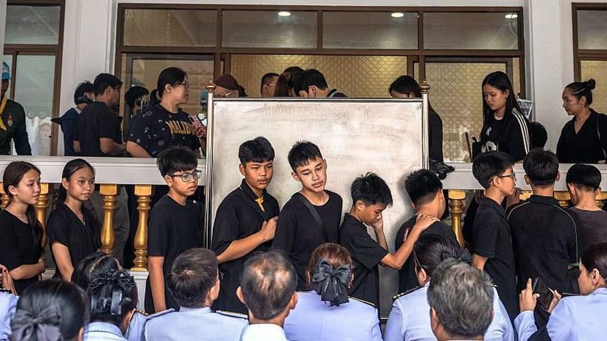 Remaja 14 Tahun Tewaskan 8 Orang dalam Penembakan di Sekolah Nonthaburi