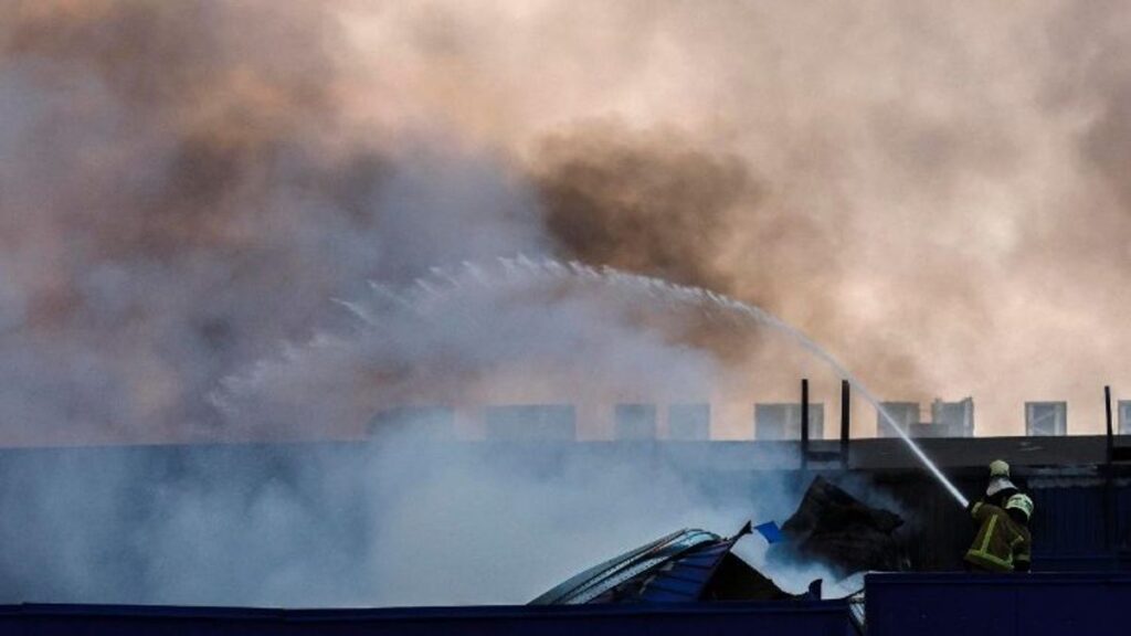 Serangan Udara Rusia Hantam Wilayah Kyiv dan Rumah Sakit Zaporiyia