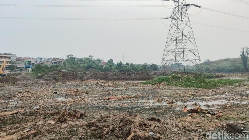 Banjir Jalan Bulak Barat Cipayung Surut Setelah Normalisasi Kali
