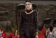 Sarinah dan Buttonscarves Kolaborasi Hadirkan Koleksi Songket Modern