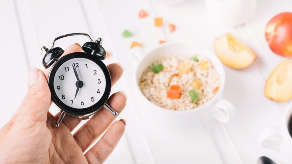 Ahli Sarankan Makan Malam Lebih Awal untuk Kesehatan Optimal