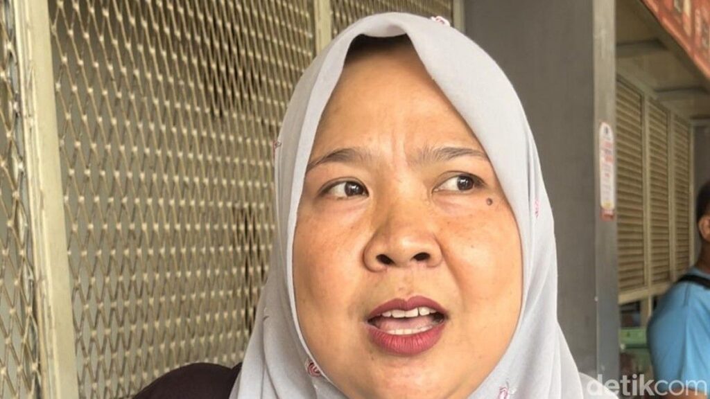 Terminal Kalideres Gelar Lomba Tarik Bus Sambut HUT ke 81 RI