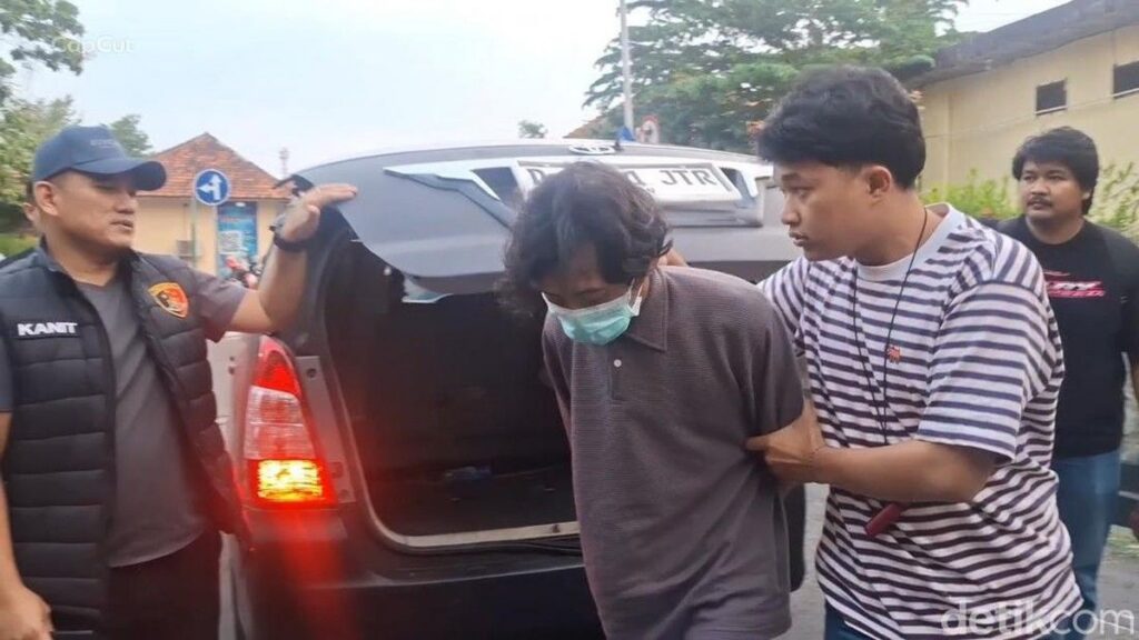 Polisi Tangkap Tetangga Pembacok Marbut Masjid di Purwakarta