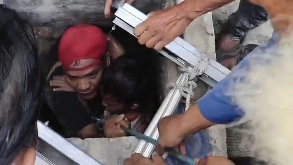 Damkar Evakuasi Bocah Terperosok Sumur 10 Meter di Bogor