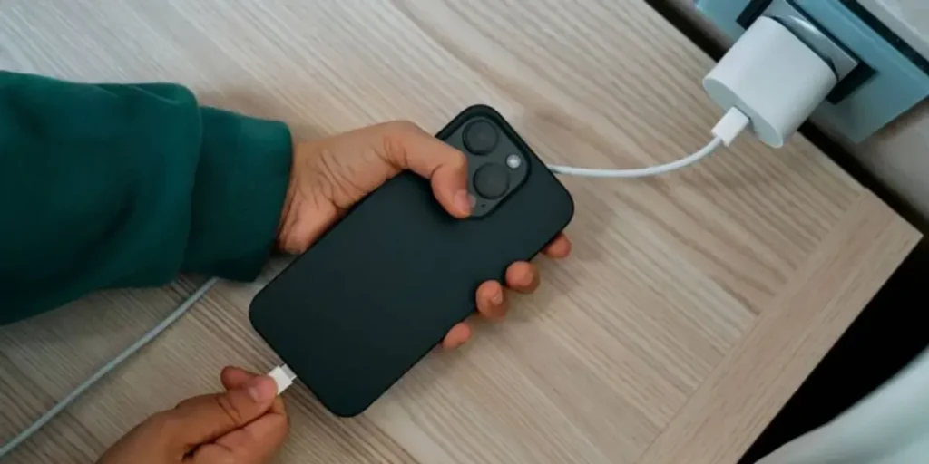 Tips Memilih Charger HP yang Tepat Agar Baterai Tidak Cepat Rusak