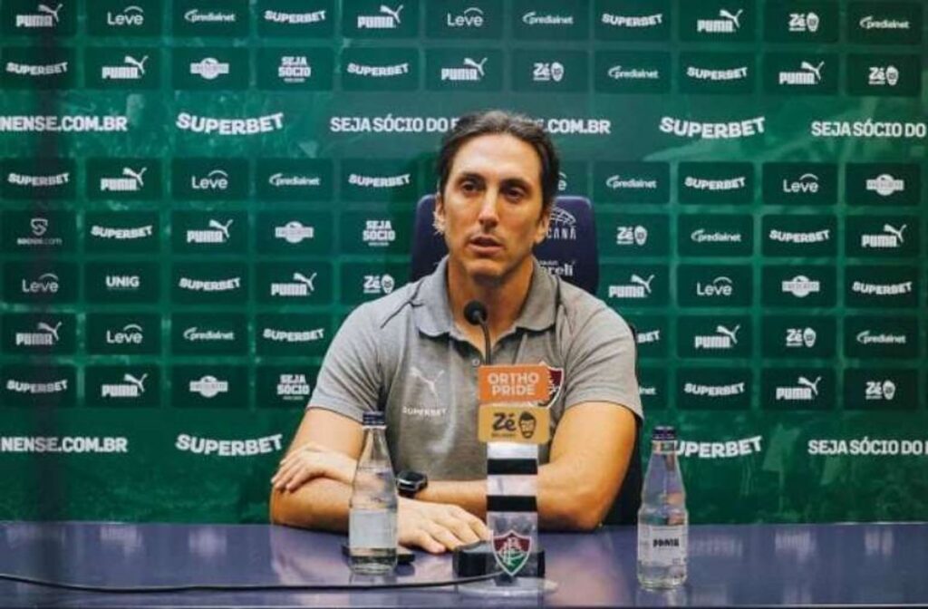 Luis Zubeldia Puji Lini Pertahanan Fluminense Usai Tahan Vasco da Gama