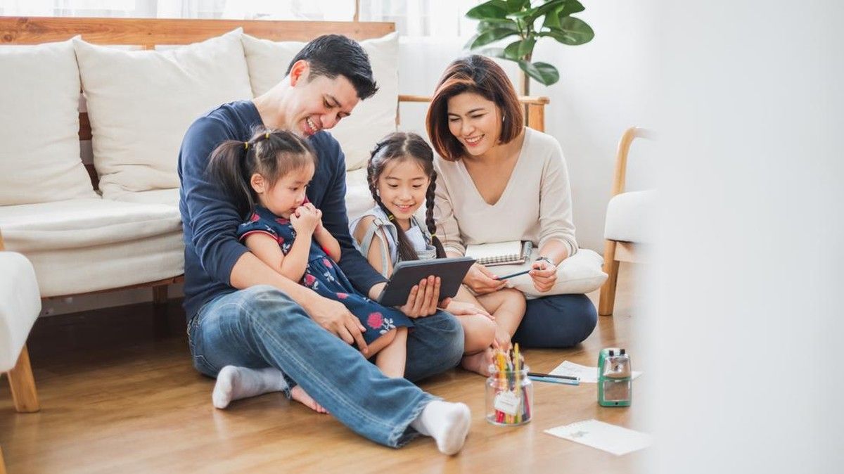Orang Tua Sibuk Bisa Terapkan Micromoments untuk Bekerja Dekat Anak