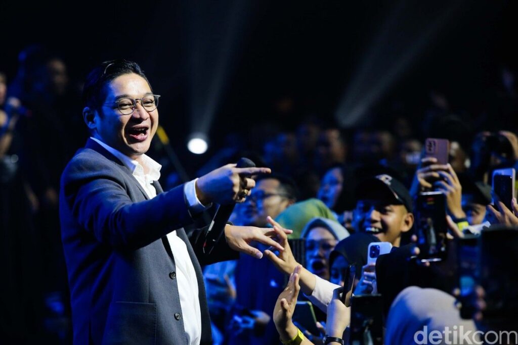 Pasha dan Enda Ungu Tanggapi Tren Mode Celana Melorot