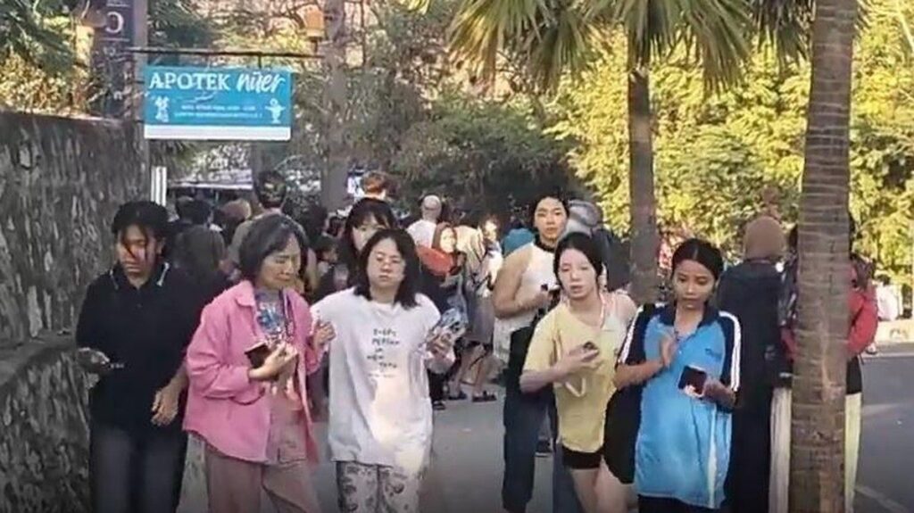 16 Wisatawan Malaysia Selamat dari Gempa Magnitudo 7,7 di NTT