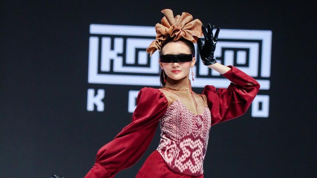 Audellya Ambara Tampil Sebagai Muse di Indonesia Fashion Week 2026