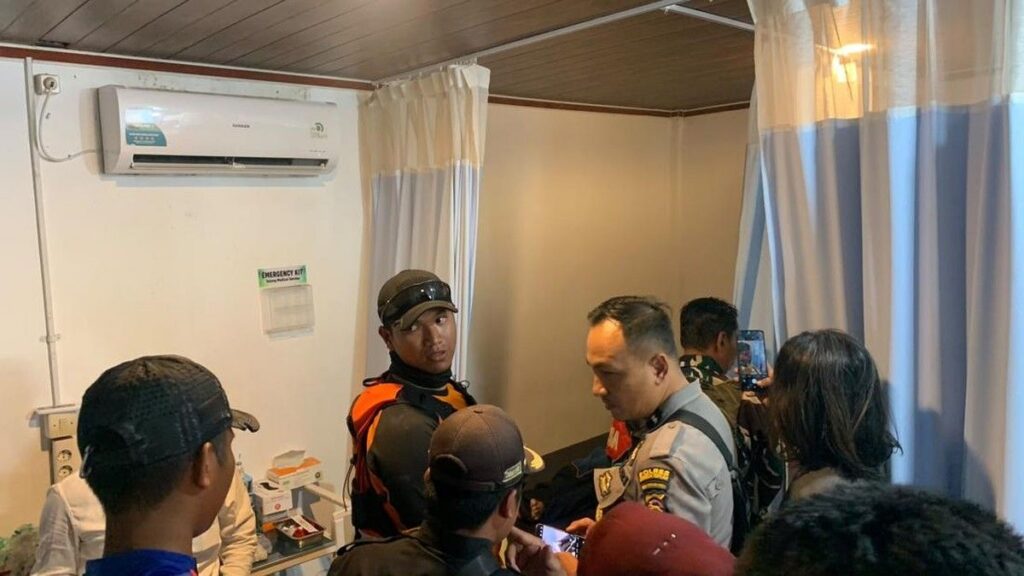 Wisatawan Tewas Terjatuh dari Tebing Pantai Semeti Lombok Tengah