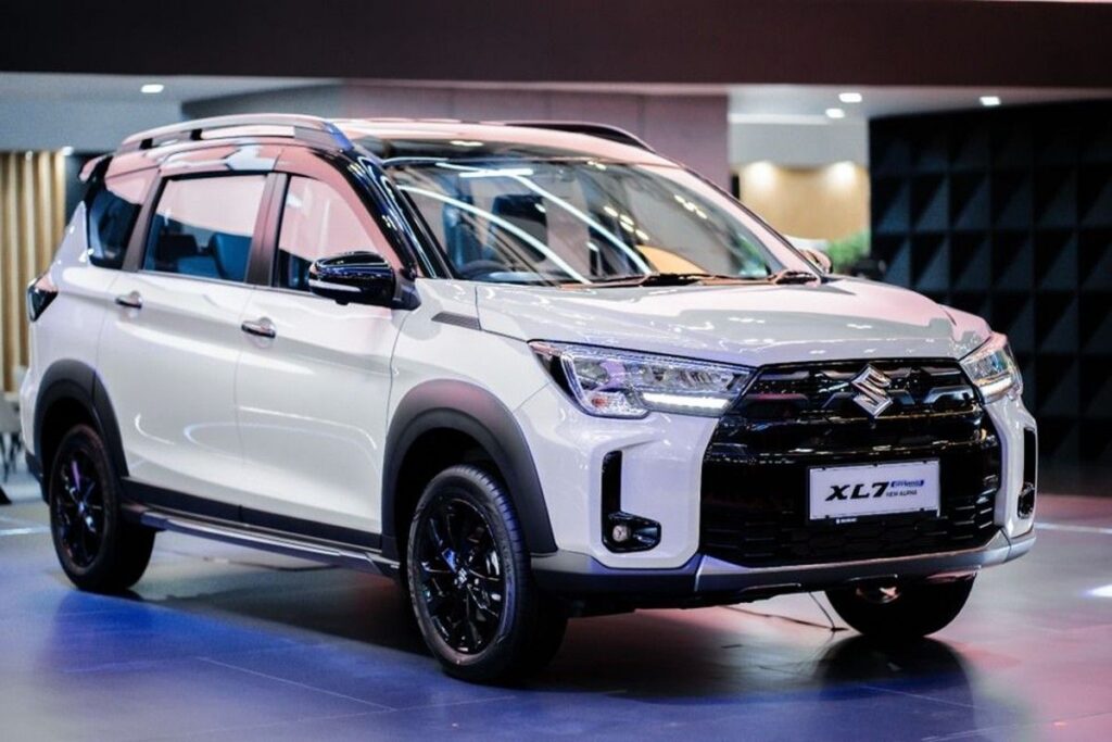 Suzuki XL7 Terbaru Tawarkan Servis Gratis dan Garansi Baterai Delapan Tahun