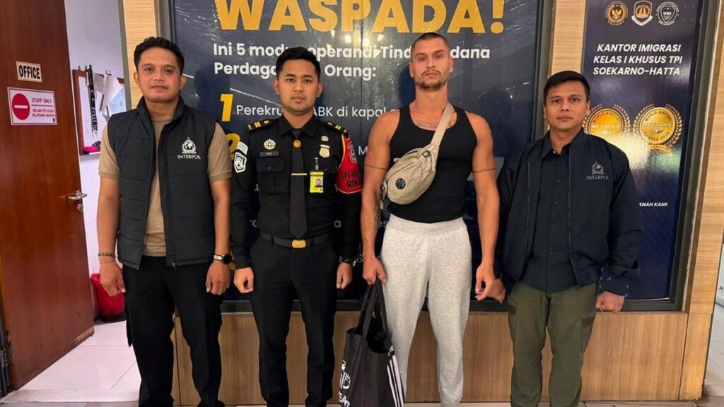 Polri Deportasi Buron Pembunuhan Asal Prancis Adrien Schneider