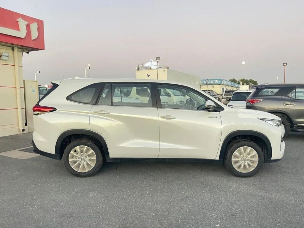 Toyota Innova Reborn Bensin 2020-2021 Tawarkan Kabin Nyaman dan Mesin Halus