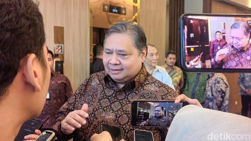 Airlangga Targetkan Penyaluran Kredit UMKM Capai Rp 2.000 Triliun