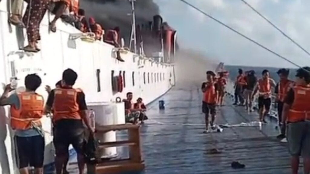 Kapal Mutiara Sentosa 2 Terbakar di Perairan Sumenep
