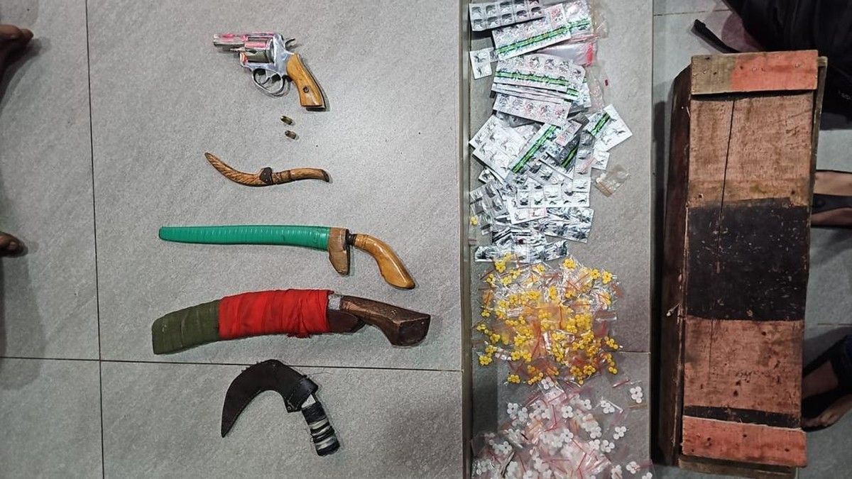 Polisi menangkap tiga pengedar obat keras di Cigombong Bogor