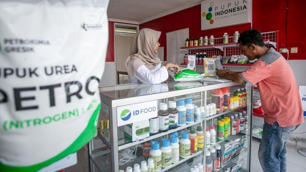 Kebakaran Hanguskan 50 Bus Tak Beroperasi di Cikarang Barat