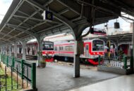 Tawuran Warga Dekat Stasiun Manggarai Ganggu Perjalanan KRL