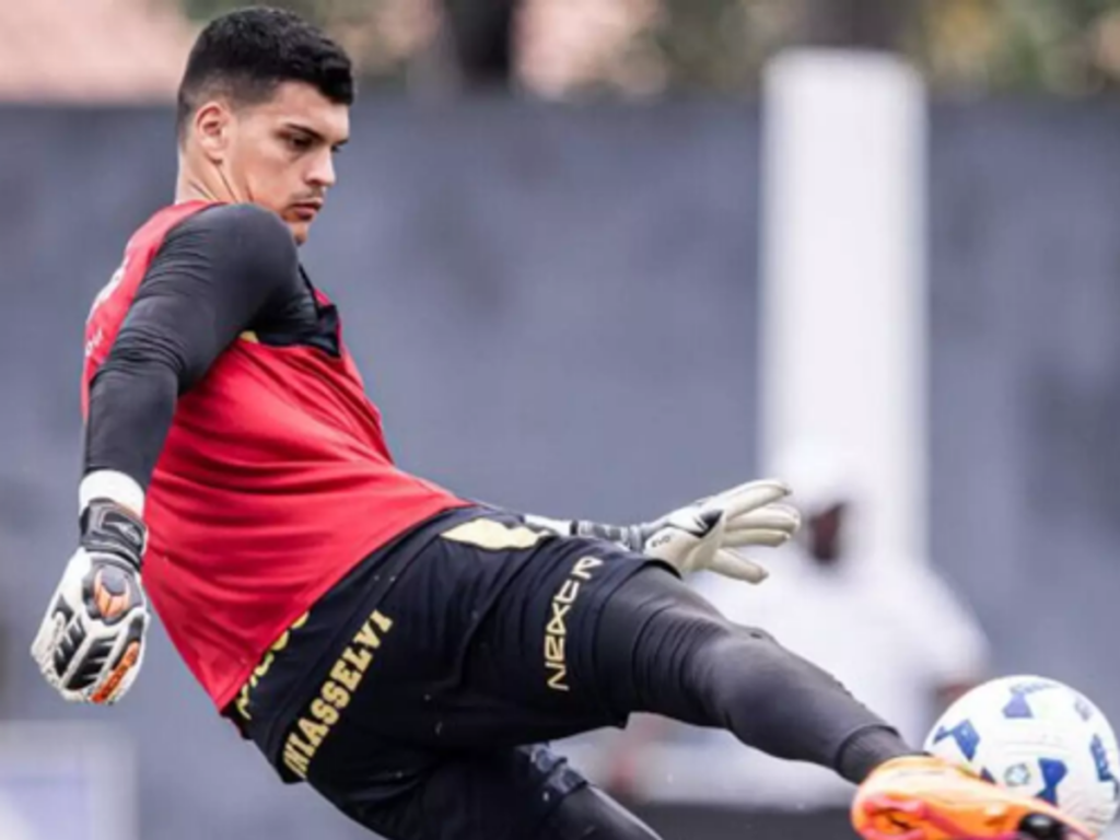Gabriel Brazao Panas Sorotan Fans Santos Usai Kebobolan Dua Gol