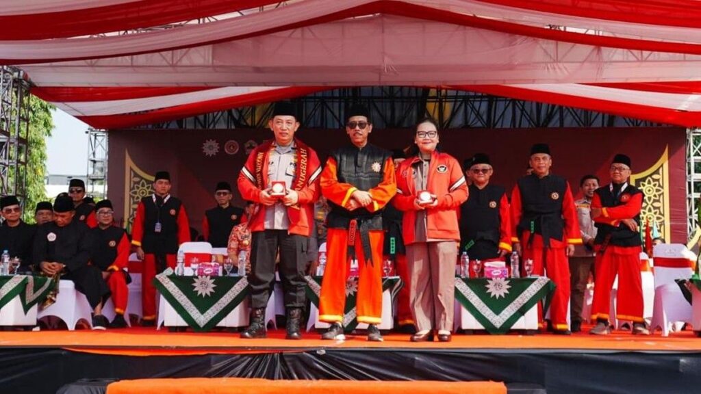Kapolri Jenderal Listyo Sigit Dianugerahi Anggota Kehormatan Tapak Suci