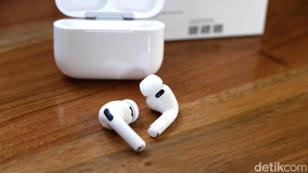 Bocoran macOS Tahoe Ungkap AirPods Berkamera dan Produk Baru Apple