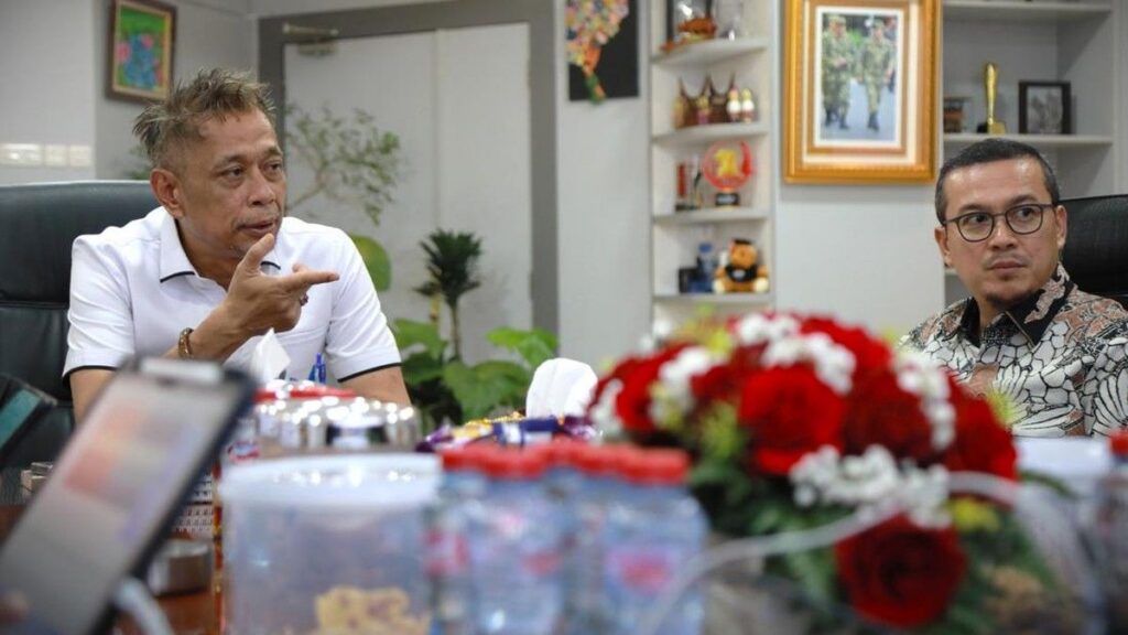 Pemkab Mamuju Tengah Serahkan Sertifikat Lahan untuk Sekolah Rakyat di Jakarta