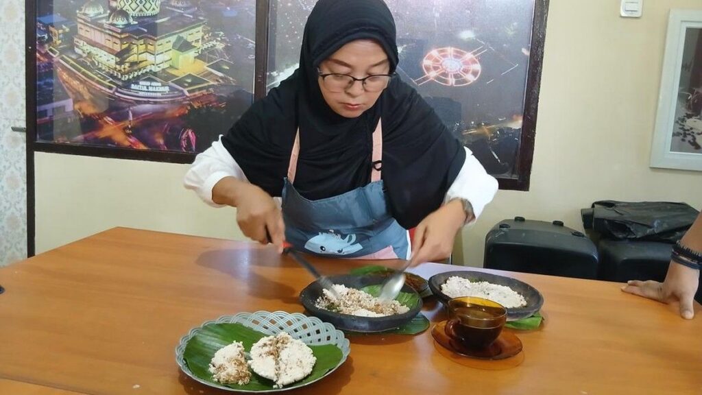 Dinangoi Bolaang Mongondow: kuliner sagu panggang ala pizza tradisional