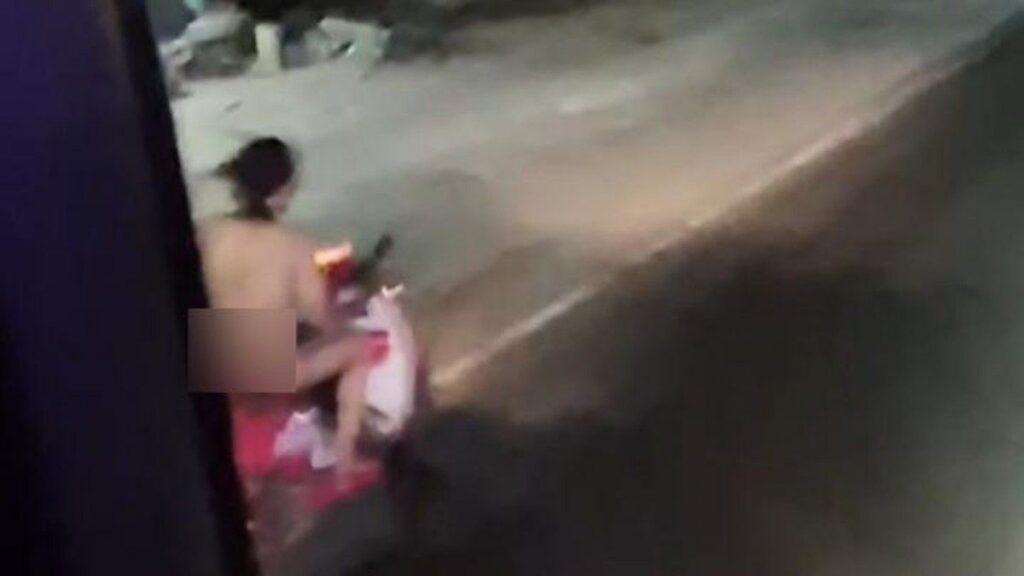 Polres Lamongan Tangani Pria Diduga ODGJ Berkendara Tanpa Busana