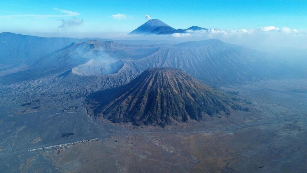 Balai Besar Bromo Tengger Semeru Hitung Kerugian Karhutla Gunung Bromo