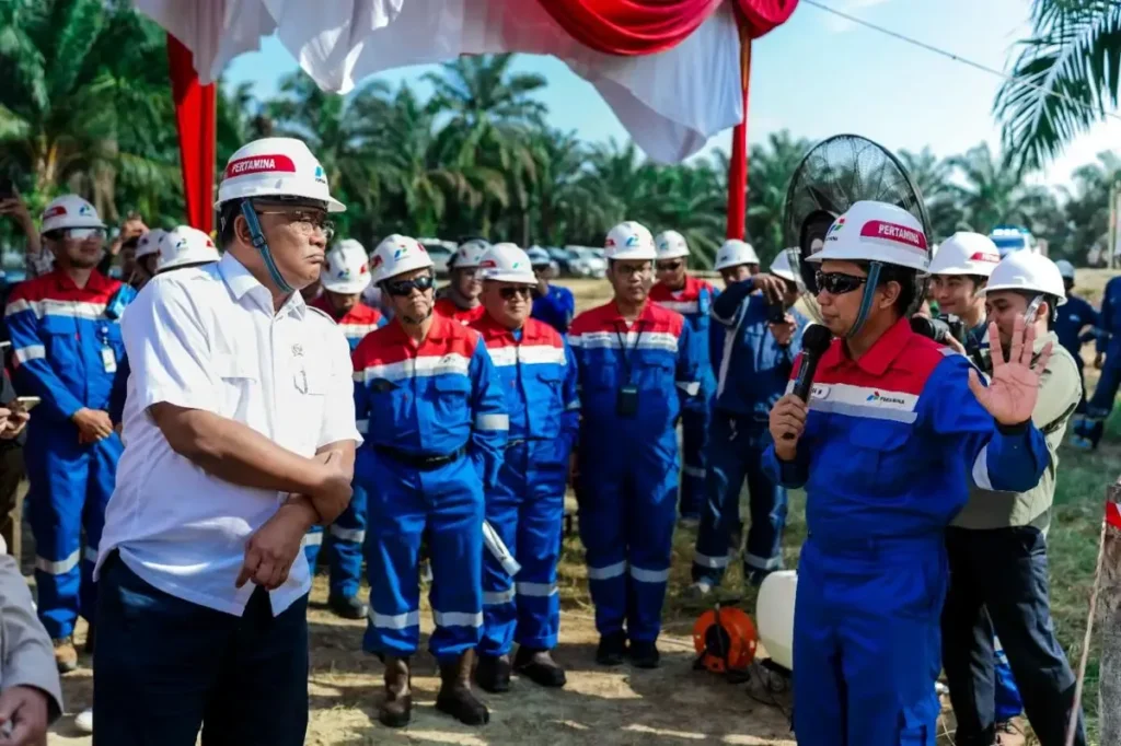 Menteri LH Tinjau Pemulihan Lahan Terkontaminasi Minyak di Riau