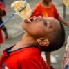 5 Fakta Lomba Makan Kerupuk yang Ikonik Saat HUT RI