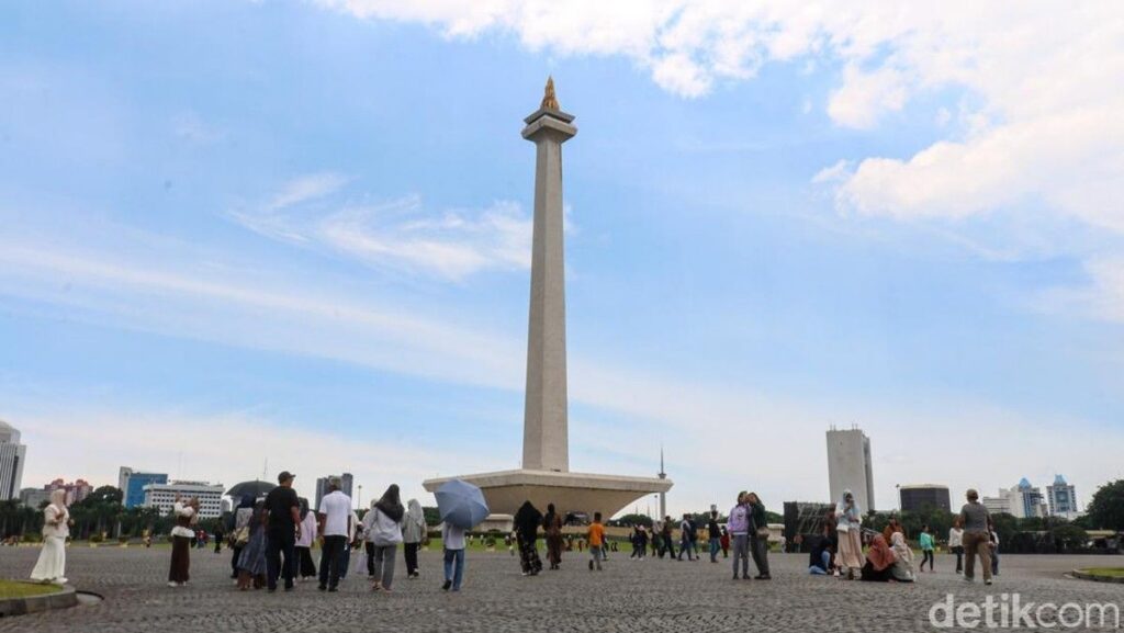 Polda Metro Jaya Kerahkan 7643 Personel Amankan Zikir di Monas