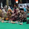 Bupati Tabalong Melepas Pawai Obor Peringatan HUT Ke-81 RI