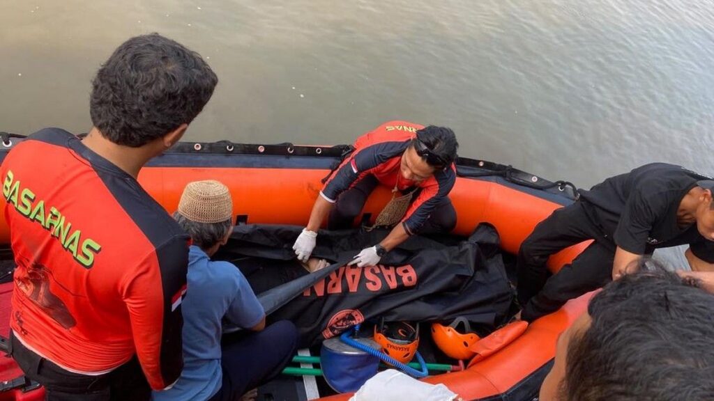 Tim SAR Temukan Wisatawan Hilang di Pantai Lippo Carita Banten