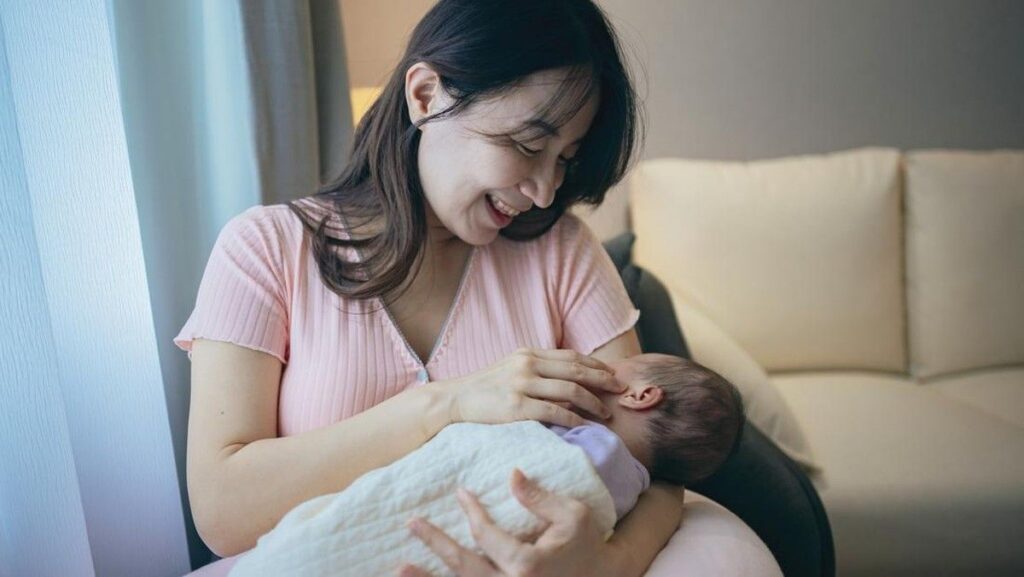 Intervensi Psikologi Positif Mampu Mendorong Produksi Kolostrum Ibu Menyusui