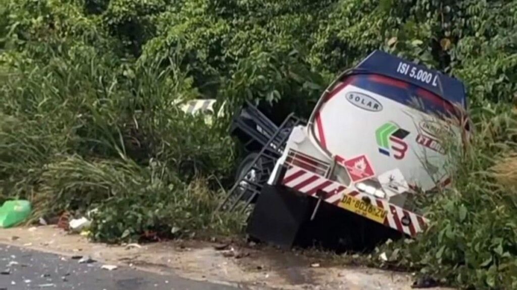 Kecelakaan Maut di Tanah Bumbu Kalimantan Selatan Tewaskan 7 Orang