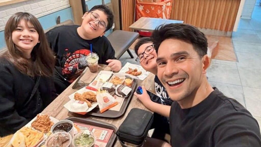 Jonathan Frizzy rutin bertemu anak yang diasuh Dhena Devanka