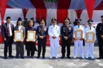 Mahasiswa UI Kerahkan 50 Angkot Demo Menuju Bundaran HI
