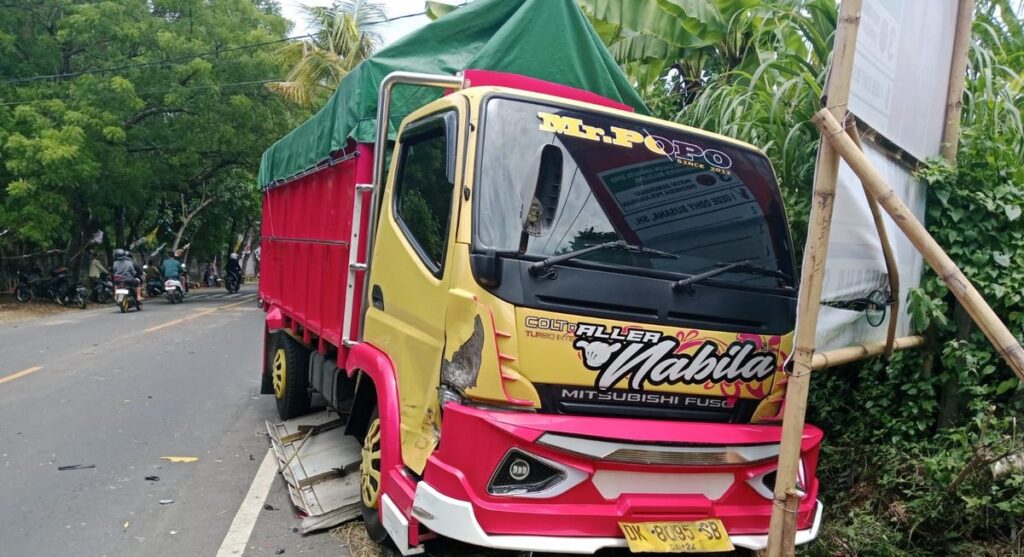 Dua Truk Polisi Pengangkut Siswa SMAN 79 Kecelakaan di Cawang
