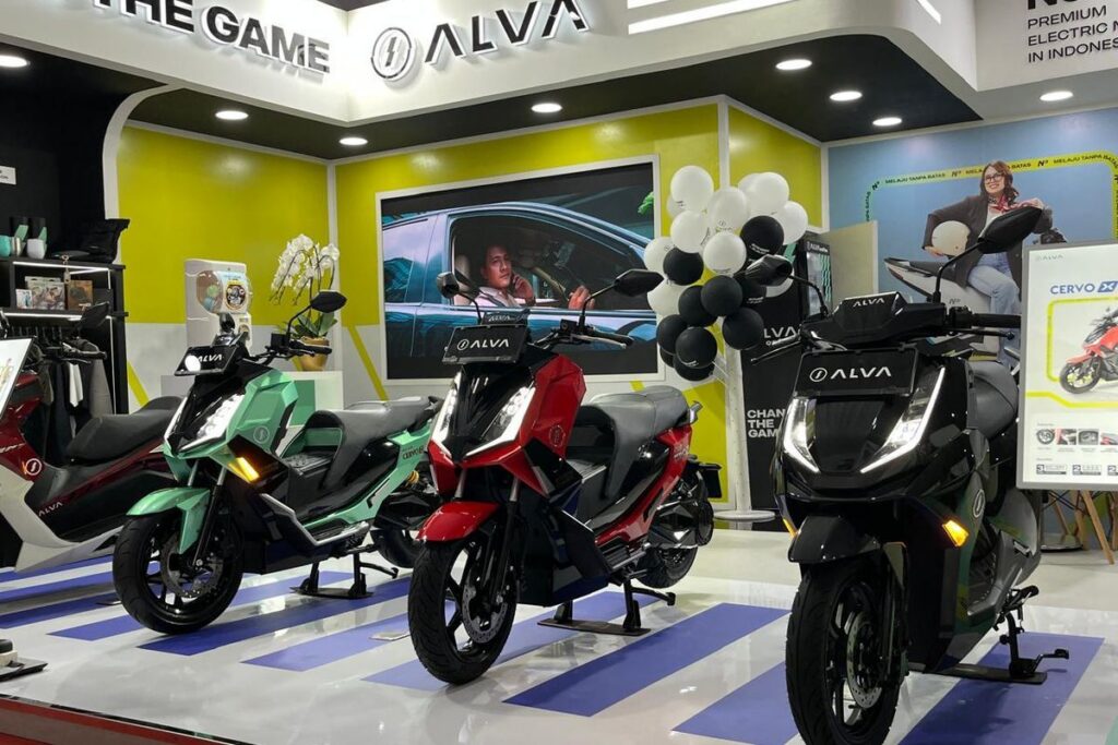 Danantara Libatkan Gojek dan Grab dalam Proyek Motor Listrik Nasional