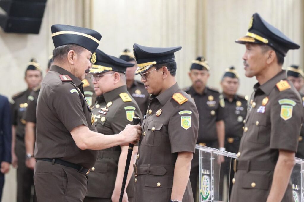 Jaksa Agung Lantik Teuku Rahmatsyah Sebagai Kajati Aceh