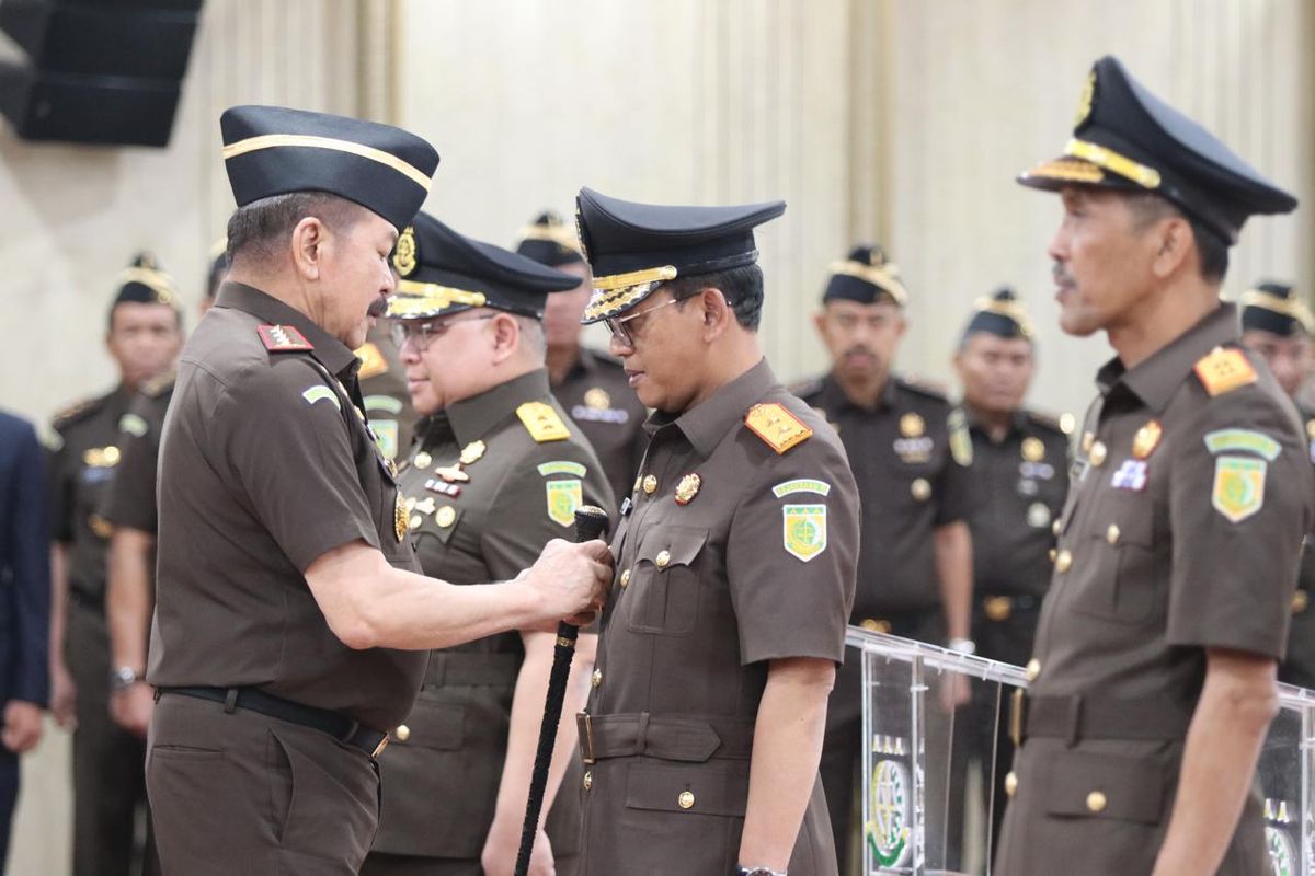 Jaksa Agung Lantik Teuku Rahmatsyah Sebagai Kajati Aceh